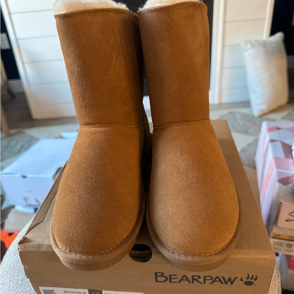 Bearpaw Milly Boot - Youth Size 4 New - Picture 4 of 7